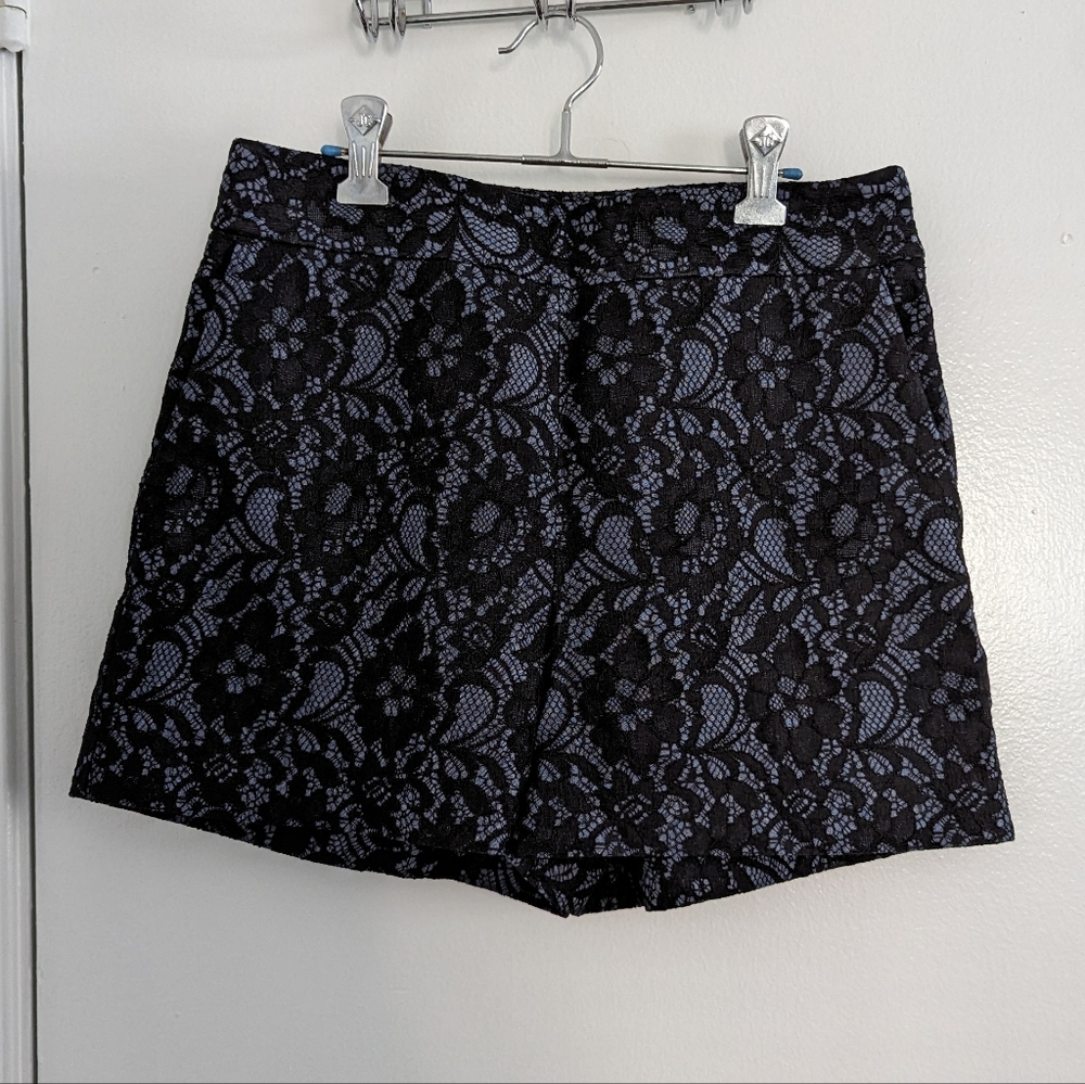 Express High-waisted Embroidered Shorts | Size 4